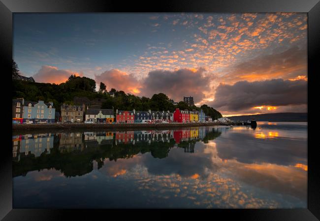 Tobermory Harbour, Island of Mull, Scotland Framed Print by Simon Booth
