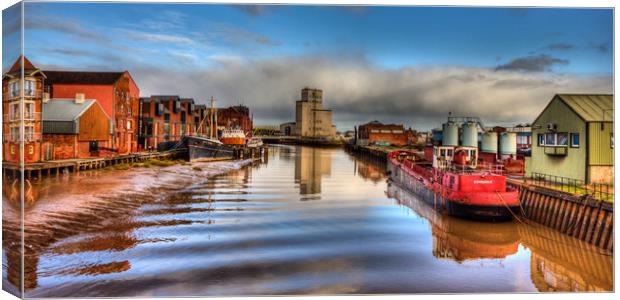 Rising Tide on the River Hull Canvas Print by Martin Parkinson