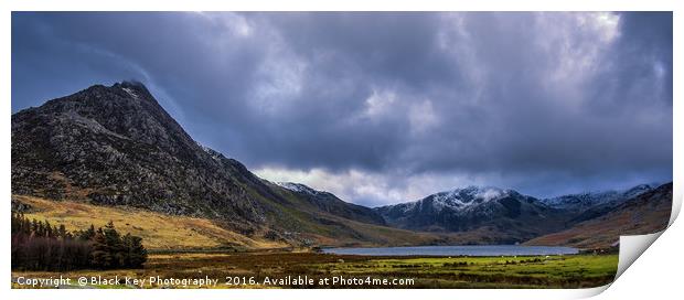 Wind over Tryfan, Snowdonia Print by Black Key Photography