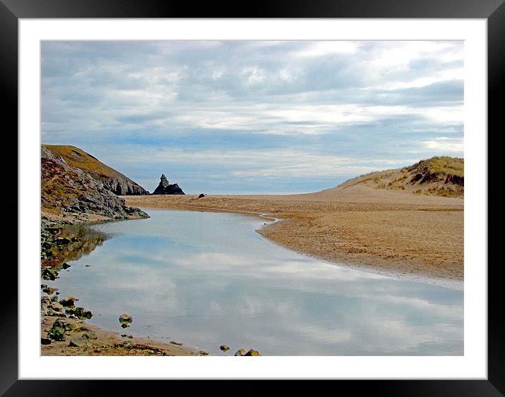 Broadhaven Beach,Pembrokeshire,Wales. Framed Mounted Print by paulette hurley