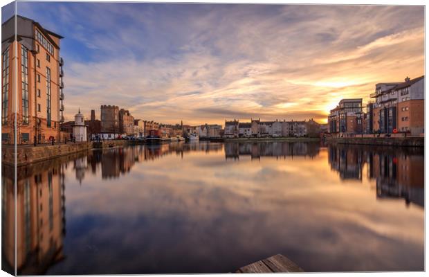 A winters Sunset at the Shore, Leith Canvas Print by Miles Gray