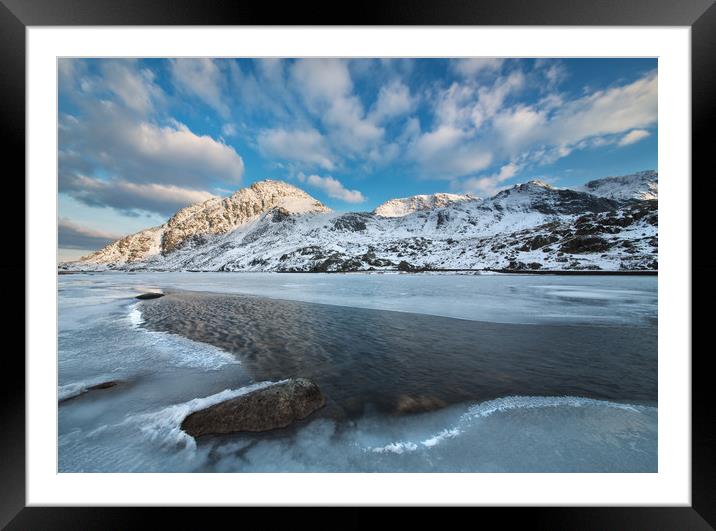 Tryfan in snow Framed Mounted Print by Rory Trappe