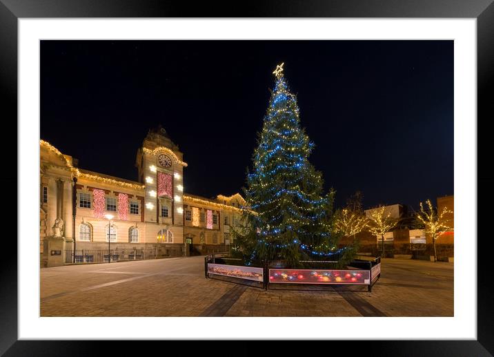 Kings Square Christmas tree Framed Mounted Print by Dean Merry