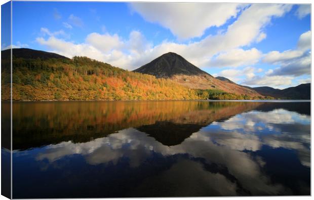 Reflections in  Crummock Water Canvas Print by Linda Lyon