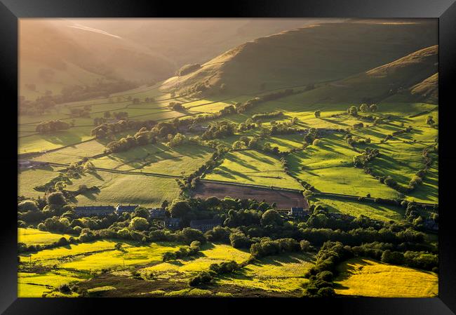 Green countryside in the Vale of Edale Framed Print by Andrew Kearton
