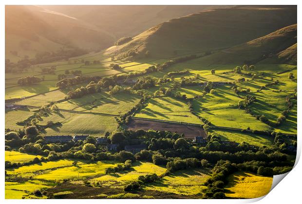 Green countryside in the Vale of Edale Print by Andrew Kearton