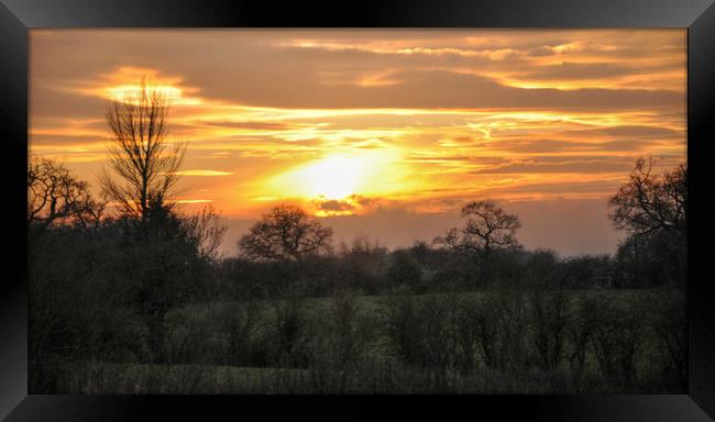 sunset over cheshire Framed Print by sue davies