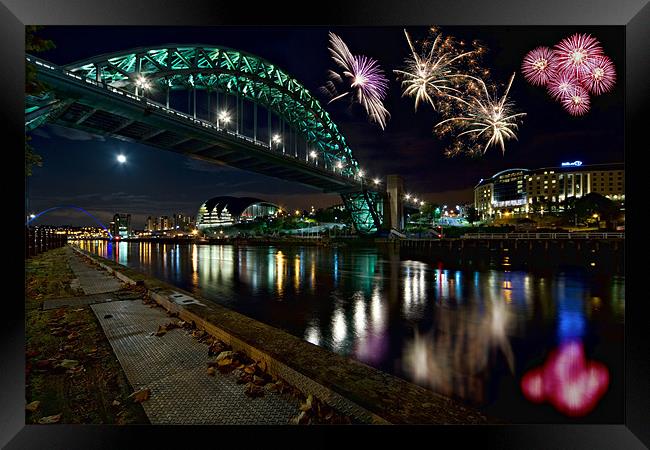 Tyne Bridge, Newcastle upon Tyne. Framed Print by David Lewins (LRPS)