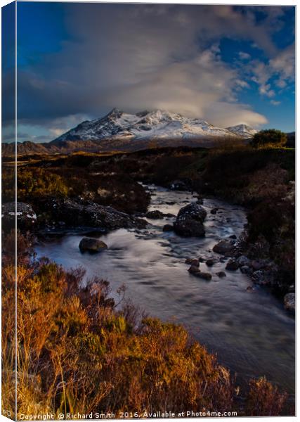 Snow capped Black Cuillin hills Canvas Print by Richard Smith