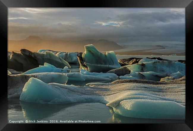 Jökulsárlón Glacial Lake in southern Iceland  Framed Print by Nick Jenkins