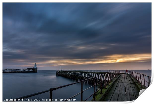 Sunrise at Blyth south pier Print by Phil Reay