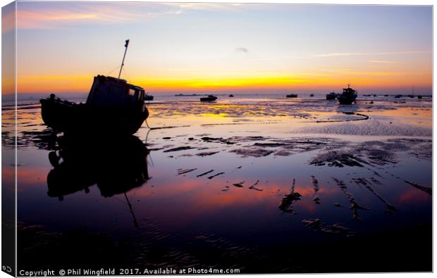 Southend Sunrise 2 Canvas Print by Phil Wingfield
