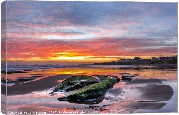Sunrise at Tynemouth Longsands Canvas Print by Colin Morgan