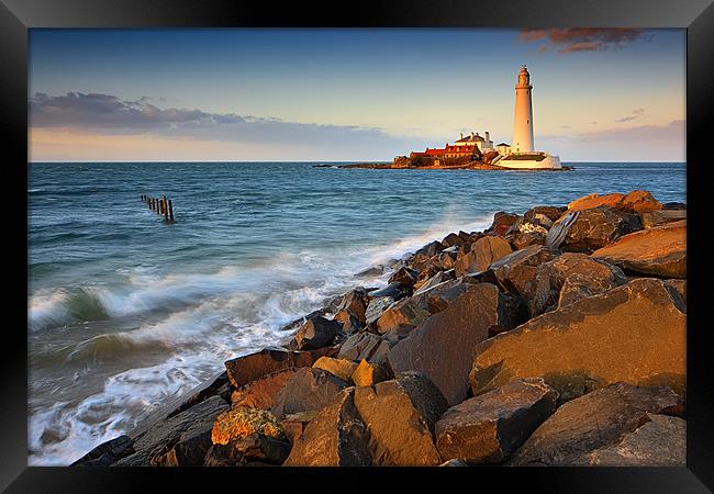 St. Marys Lighthouse, Whitley Bay Framed Print by David Lewins (LRPS)