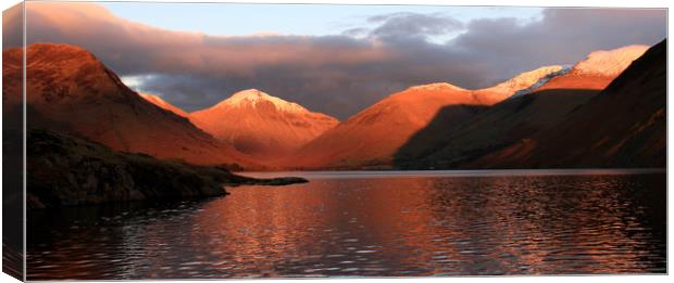 Sunset at Wastwater Canvas Print by Linda Lyon