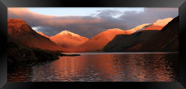 Sunset at Wastwater Framed Print by Linda Lyon