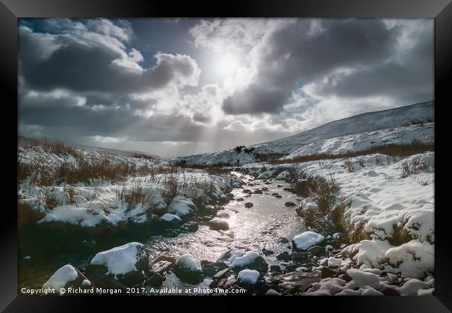 Winter in Brecon Beacons Framed Print by Richard Morgan
