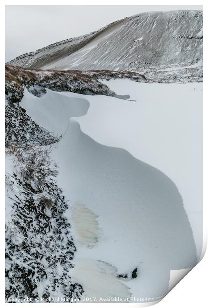 Snow drift in the Brecon Beacons, Wales Print by Richard Morgan