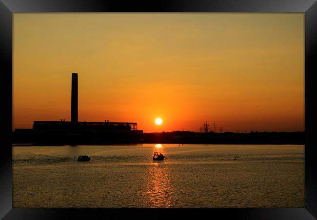 Sunset over Southampton Water Framed Print by David Oxtaby  ARPS