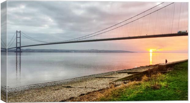 Sunset at Humber Bridge Canvas Print by Dave Leason