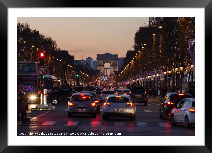 Traffic jam on Champs Elysees, Arc de Triomphe Framed Mounted Print by Łukasz Szczepański