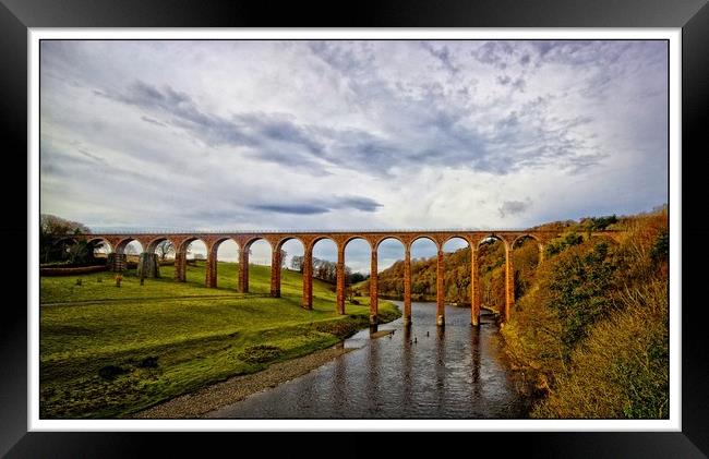 Leaderfoot viaduct over the Tweed Framed Print by jane dickie