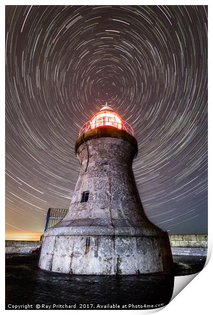 South Shields Lighthouse  Print by Ray Pritchard