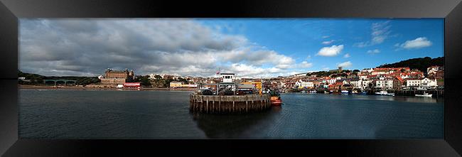 Scarborough Harbour Panorama Framed Print by Rob Hawkins