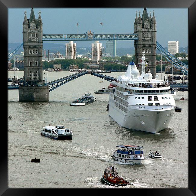 Busy Thames Framed Print by Phil English
