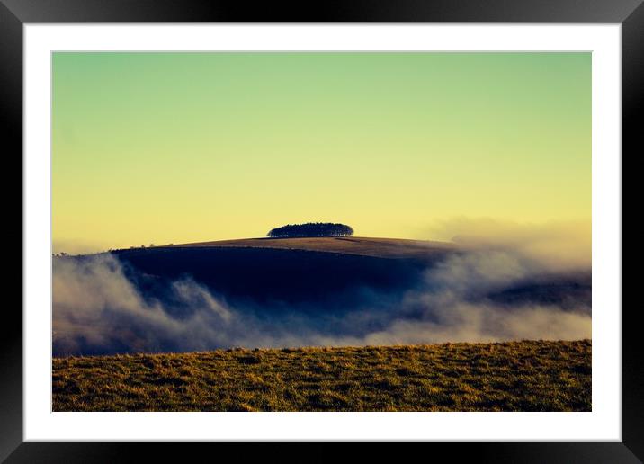 Rolling fog, windgreen near Shaftsbury Dorset/Wilt Framed Mounted Print by Lisa Strange