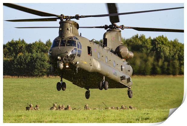 Chinook picking up Troops Print by Oxon Images