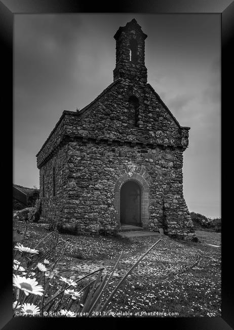 St Nons Chapel, St Davids Pembrokeshire. Framed Print by Richard Morgan