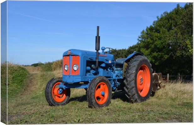 1961 Fordson Super Major vintage tractor Canvas Print by Alan Barnes