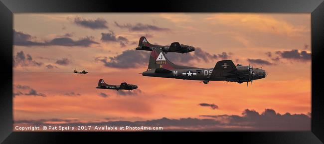B17 - Sunset Home Framed Print by Pat Speirs