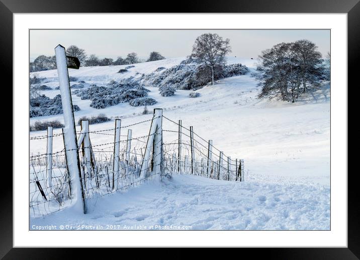 Hadleigh pathway in snow Framed Mounted Print by David Portwain