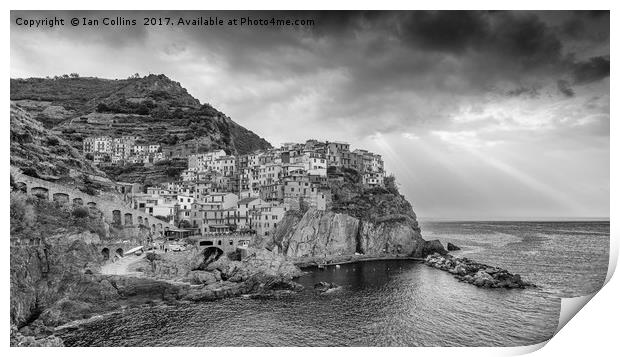 Manarola in Black and White, Italy Print by Ian Collins