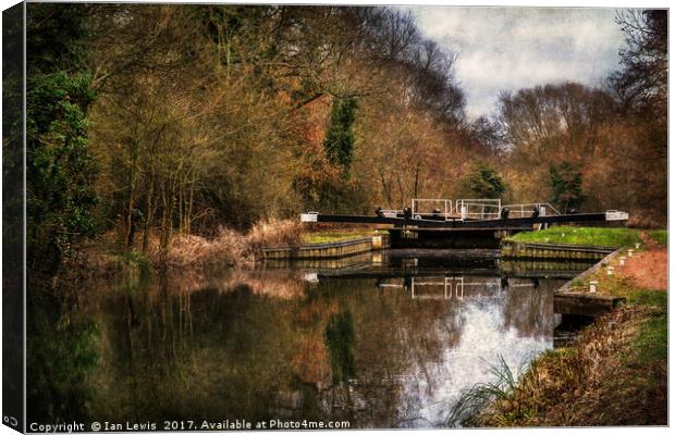 Above Sulhamstead Lock On The K&A Canvas Print by Ian Lewis