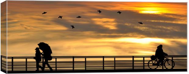 sunset at the seafront Canvas Print by sue davies