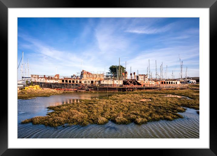 PS Ryde Queen Framed Mounted Print by Wight Landscapes