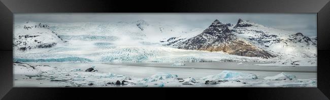 The Fjallajokull Glacier and Ice Lagoon. Framed Print by Natures' Canvas: Wall Art  & Prints by Andy Astbury