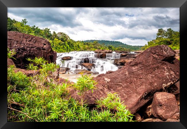 Lost World Framed Print by Dave Carroll