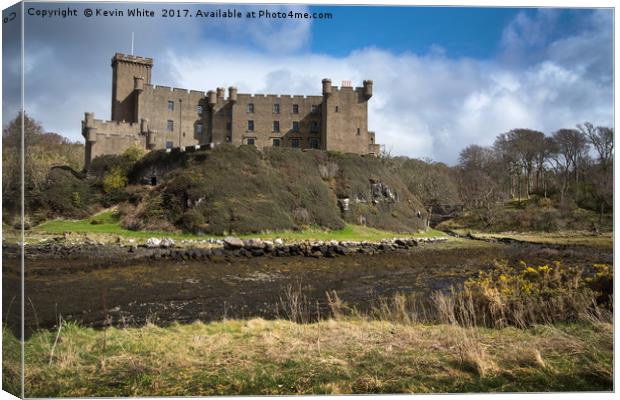 Dunvegan Castle Canvas Print by Kevin White