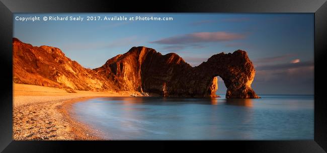Durdle Door sunset Framed Print by Richard Sealy