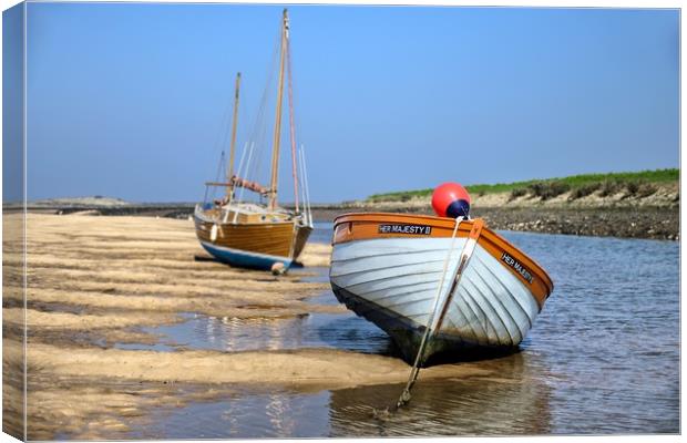Her Majesty II at Burnham Overy Staithe  Canvas Print by Gary Pearson