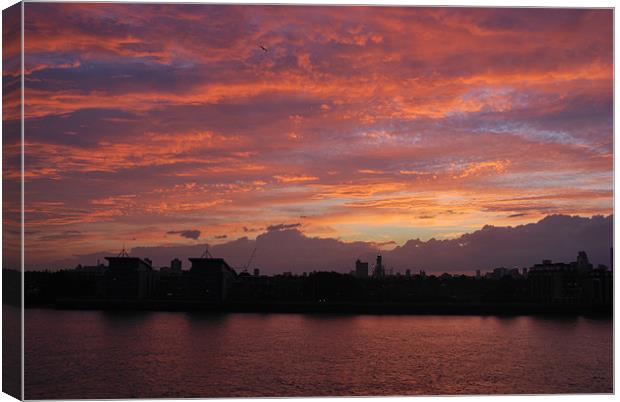London Sunset Canvas Print by Madeline Harris