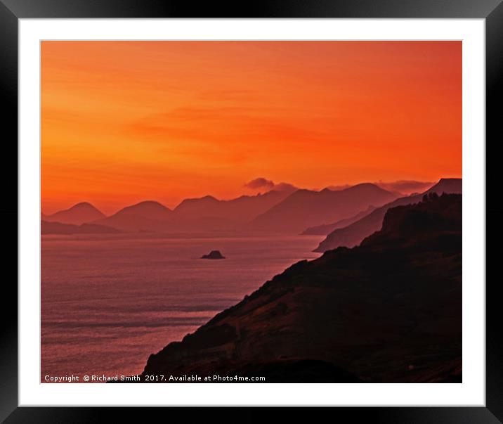 Red sunrise Framed Mounted Print by Richard Smith