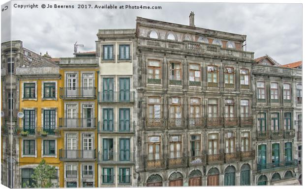 porto apartment facades Canvas Print by Jo Beerens