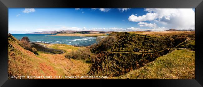 The footpath down to Braes beach Framed Print by Richard Smith
