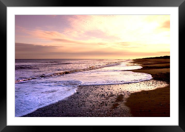 Beach Sunset. Framed Mounted Print by Darren Burroughs