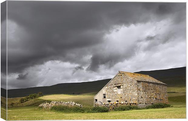 Winterscales Barn Canvas Print by Steve Glover